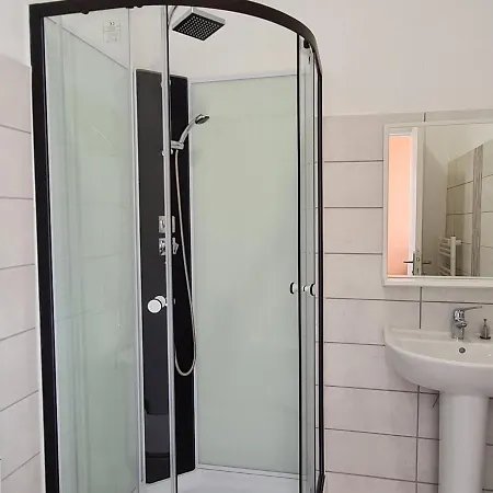 Lumineux 2-4 Pers. Avec Terrasse Et Restaurant Sur Place - Fr-1-585-92 *