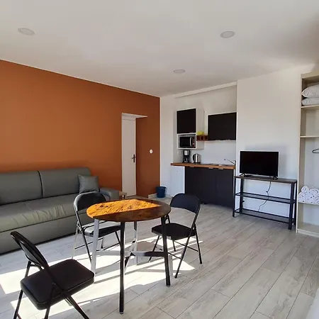 Lumineux 2-4 Pers. Avec Terrasse Et Restaurant Sur Place - Fr-1-585-92 Apartamento Lacroix-sur-Meuse