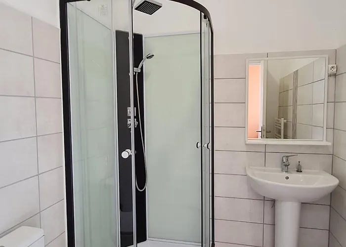 Lumineux 2-4 Pers. Avec Terrasse Et Restaurant Sur Place - Fr-1-585-92 *